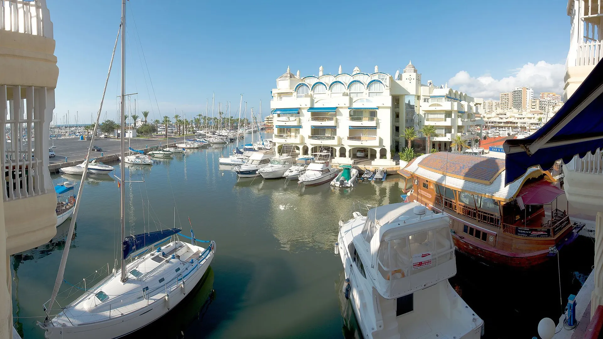 Puerto Marina Beach And Golf 贝纳尔马德纳 0*,  西班牙