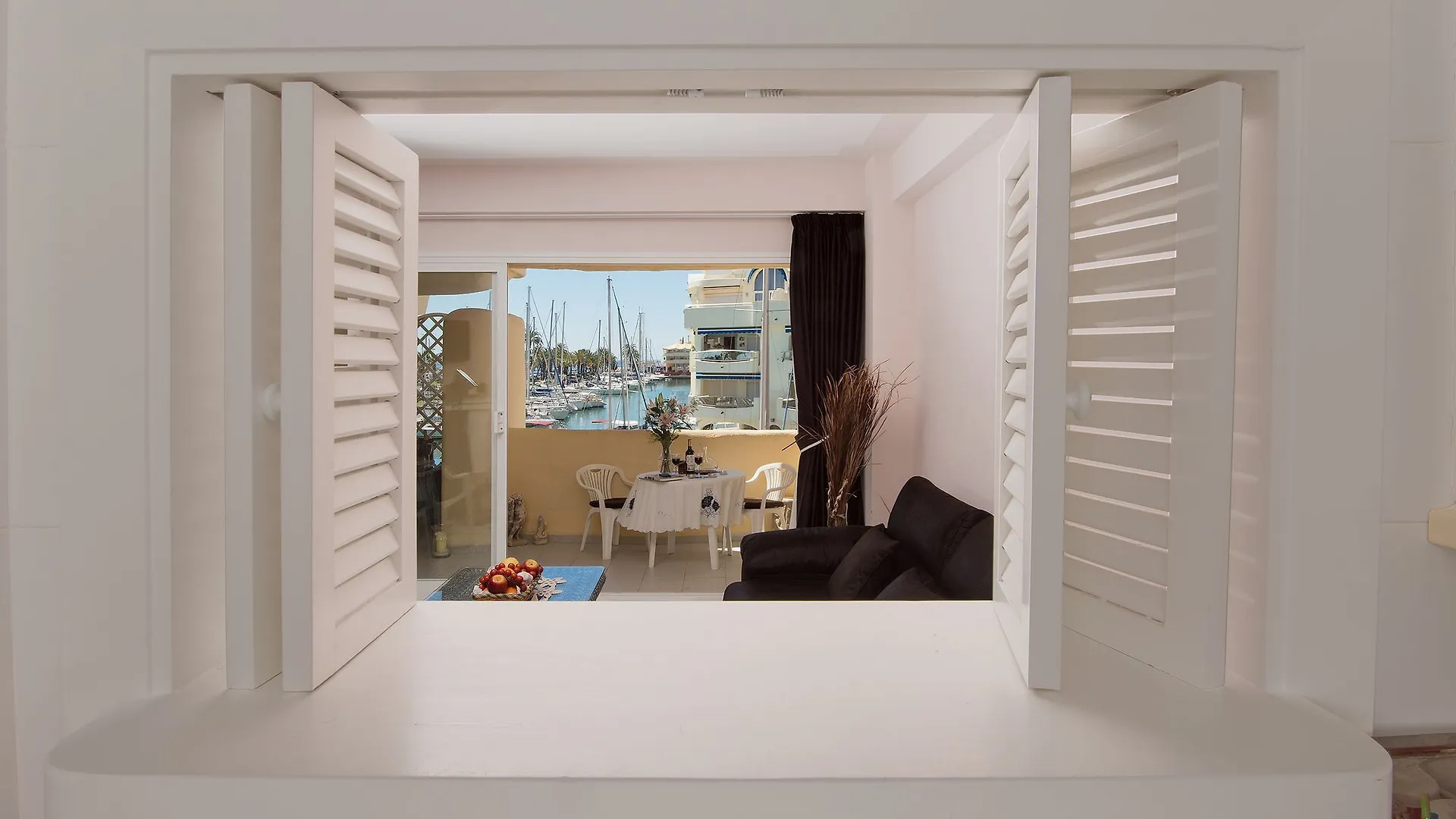 Puerto Marina Beach And Golf 贝纳尔马德纳 公寓