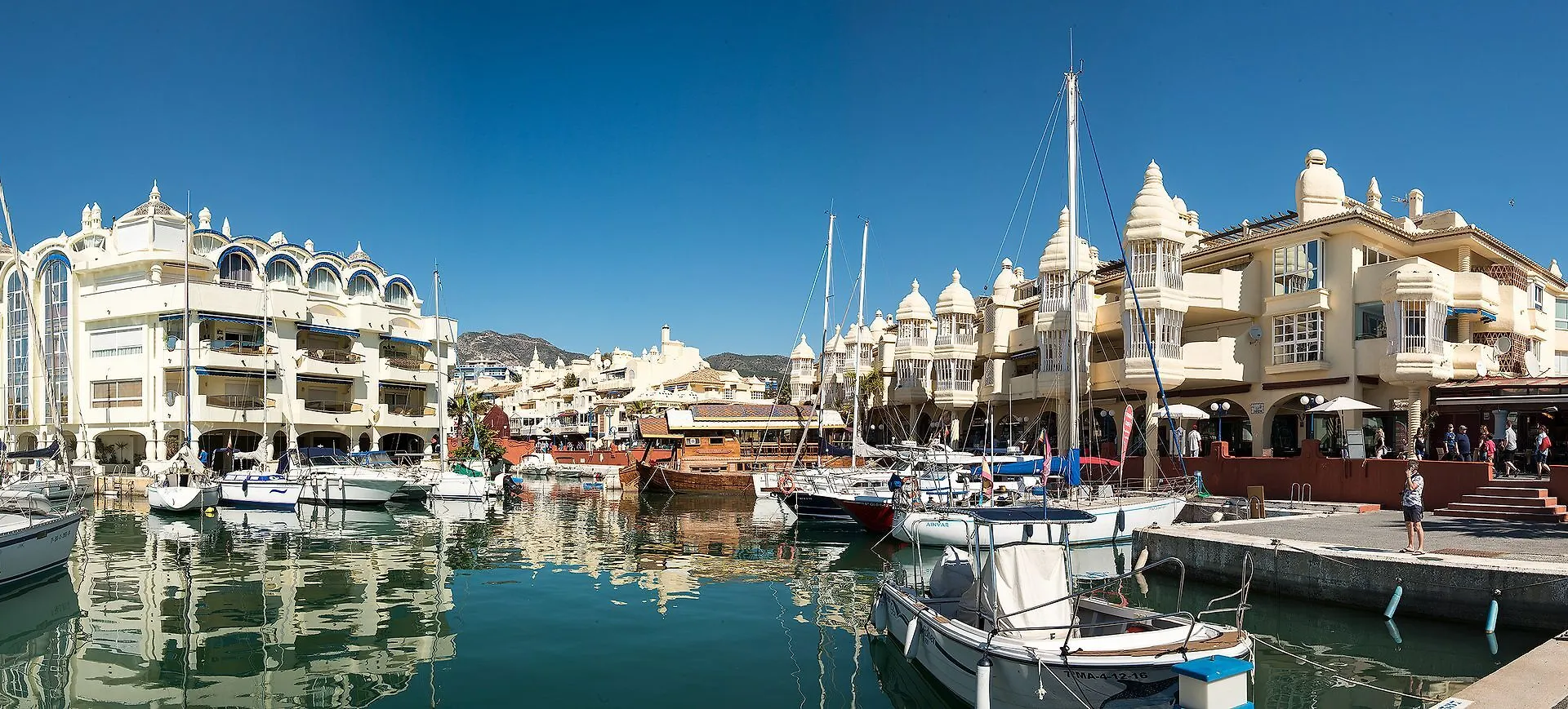 Puerto Marina Beach And Golf 贝纳尔马德纳
